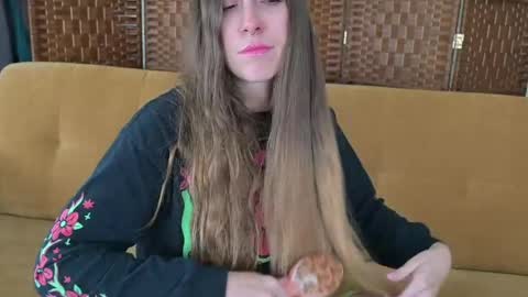 L online show from April 6, 2026, 5:25 pm