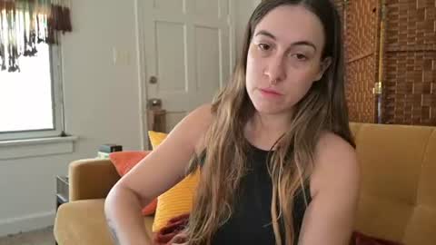 L online show from June 22, 2026, 4:37 pm