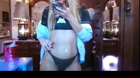 Lilithohfish online show from October 23, 2025, 2:05 pm