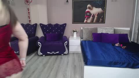 lilithreys online show from April 19, 2026, 4:01 am