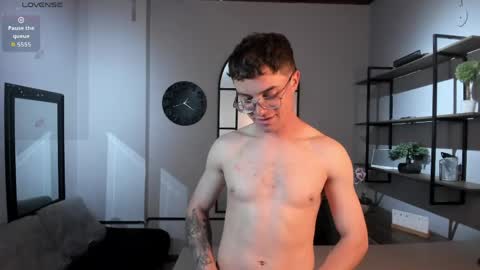 Snapshot of liljames_ chatting on May 2, 2026, 4:06 am Lil James online show from May 2, 2026, 4:06 am