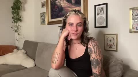 lilldaddysgirl online show from October 2, 2025, 3:13 am