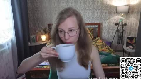 Snapshot of lill_mary chatting on May 14, 2026, 2:40 am Maria online show from May 14, 2026, 2:40 am