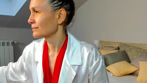 lillian_white1 online show from February 2, 2025, 10:13 am