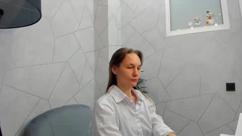 lillian_white1 online show from March 11, 2025, 10:29 am
