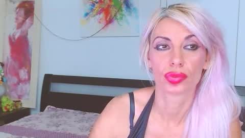 Lara online show from September 13, 2025, 2:44 am