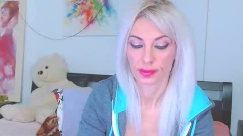 Lara online show from February 24, 2026, 11:25 pm