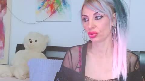 Lara online show from March 19, 2026, 11:31 pm
