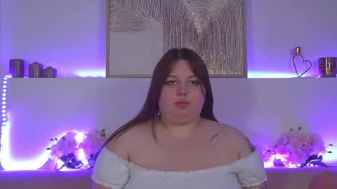 LillianHaig online show from February 18, 2025, 4:04 am