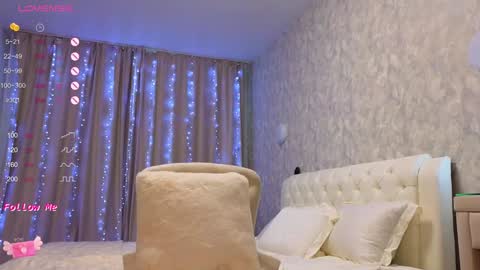 Lara Angel online show from February 2, 2025, 5:42 am