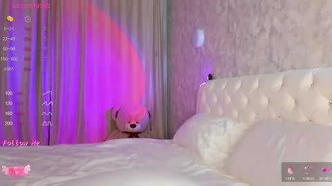 Lara Angel online show from March 12, 2025, 12:26 pm