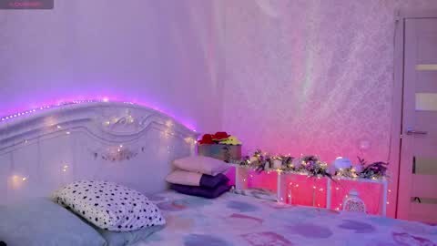 LilliMoore online show from November 8, 2025, 2:45 am