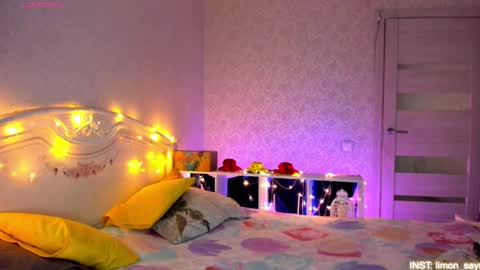 LilliMoore online show from March 24, 2026, 12:04 am