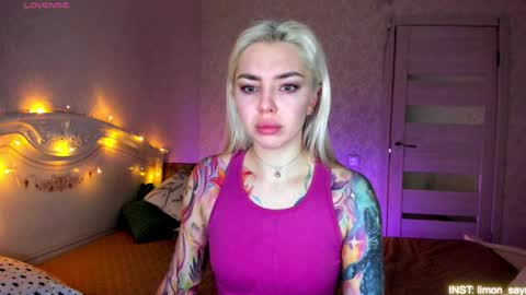 LilliMoore online show from April 6, 2026, 11:27 pm