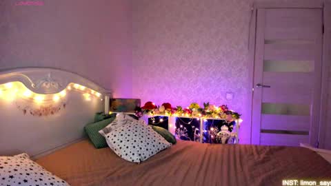 LilliMoore online show from April 19, 2026, 11:40 pm