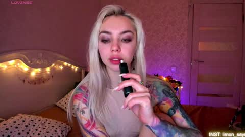 Snapshot of lillimooore chatting on April 29, 2026, 12:48 am LilliMoore online show from April 29, 2026, 12:48 am