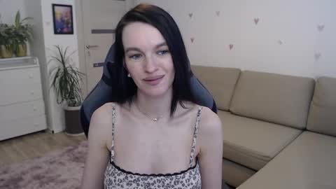 Snapshot of lilliyves chatting on May 15, 2026, 4:14 pm lilliyves online show from May 15, 2026, 4:14 pm