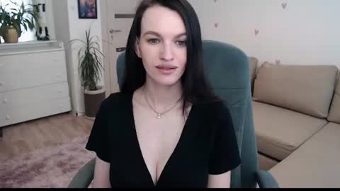 Snapshot of lilliyves chatting on July 5, 2026, 4:47 pm lilliyves online show from July 5, 2026, 4:47 pm