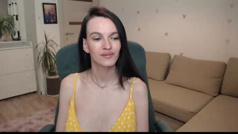 Snapshot of lilliyves chatting on July 10, 2026, 10:12 pm lilliyves online show from July 10, 2026, 10:12 pm
