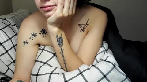 Lilly online show from December 16, 2024, 4:16 pm