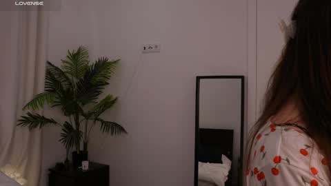 Lilly Colins online show from January 18, 2025, 9:02 pm