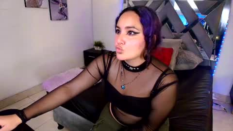 Snapshot of lilly_foxxy chatting on June 30, 2026, 11:00 am online show from June 30, 2026, 11:00 am