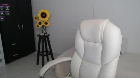 Lilly online show from March 6, 2025, 12:52 pm