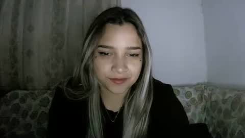 Snapshot of lilly_ocean22 chatting on March 10, 2026, 7:57 am Sey - Lilly online show from March 10, 2026, 7:57 am