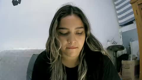 Snapshot of lilly_ocean22 chatting on April 4, 2026, 1:15 am Sey - Lilly online show from April 4, 2026, 1:15 am