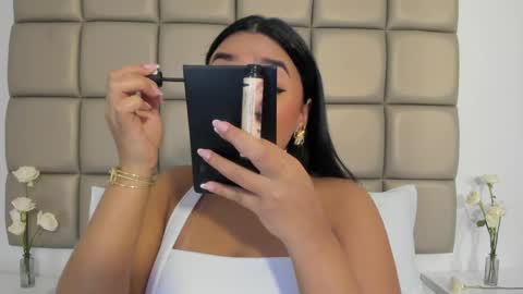 Snapshot of lilly_williamss chatting on June 5, 2026, 4:41 am Lilly online show from June 5, 2026, 4:41 am