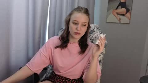 Snapshot of lillyfan_x chatting on May 17, 2026, 4:10 am LillyFan X online show from May 17, 2026, 4:10 am
