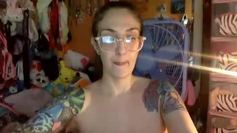 hi guys im back on here 3 online show from October 20, 2025, 9:15 pm