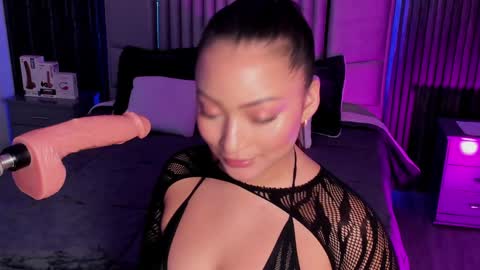 Lilly Ortiz online show from December 29, 2024, 1:28 pm