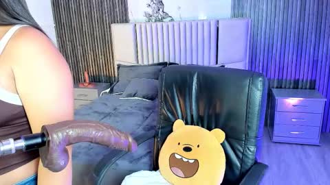 Lilly Ortiz online show from September 11, 2025, 7:58 pm