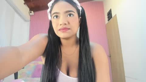 lillyy16 online show from May 19, 2026, 11:05 am
