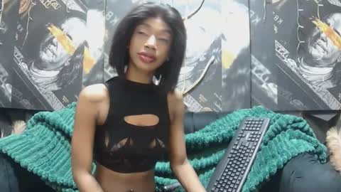 Snapshot of lilmissbaddiexxx chatting on July 17, 2026, 7:19 pm lilmissbaddiexxx online show from July 17, 2026, 7:19 pm