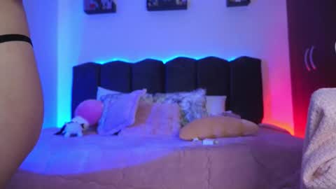 Lilou online show from March 21, 2026, 1:05 pm