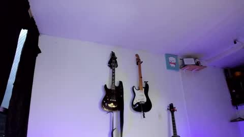 Carolina  online show from February 17, 2025, 11:20 pm