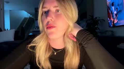 Ava online show from April 29, 2026, 2:10 pm