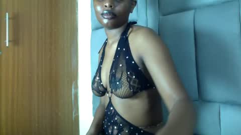 Snapshot of lilpretty16 chatting on July 1, 2026, 2:40 pm lilpretty16 online show from July 1, 2026, 2:40 pm