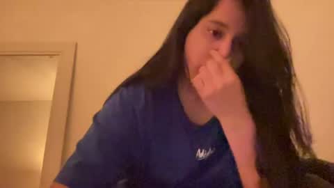 Snapshot of lilprincessxoxo_ chatting on June 17, 2026, 2:25 am lilprincessxoxo_ online show from June 17, 2026, 2:25 am