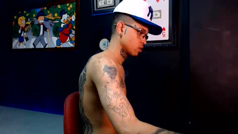Snapshot of lilray99 chatting on May 25, 2026, 1:33 am ONLYFANS online show from May 25, 2026, 1:33 am