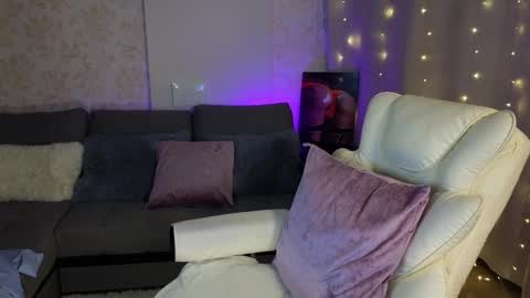 Lilu online show from February 22, 2025, 9:37 pm