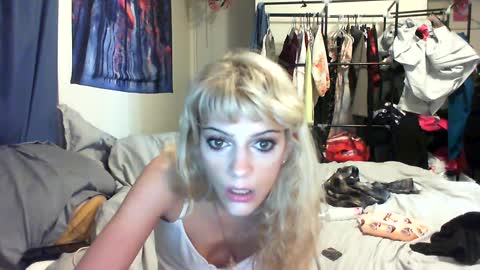Snapshot of lilvioletxxx chatting on September 13, 2025, 11:48 pm Little Violet online show from September 13, 2025, 11:48 pm
