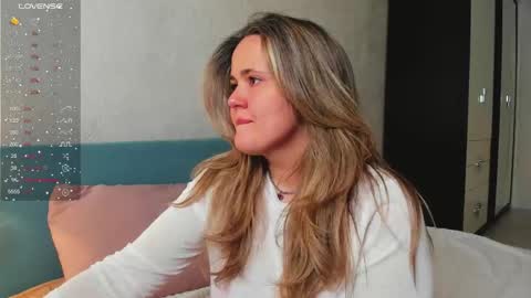 Lily online show from April 21, 2026, 7:58 am