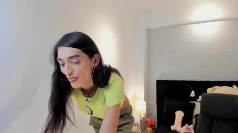 lily_cash1 online show from October 6, 2025, 9:01 pm