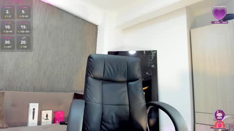 lily_cash1 online show from October 18, 2025, 7:14 pm