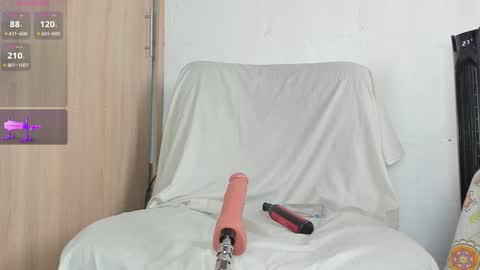   online show from October 23, 2025, 6:06 pm