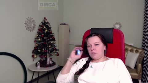 Lily online show from December 26, 2024, 4:43 am