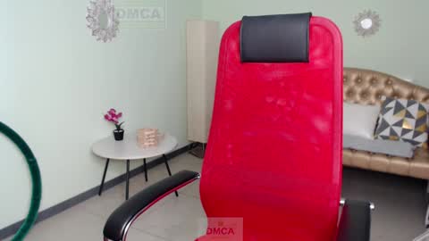 Lily online show from February 6, 2025, 10:15 am